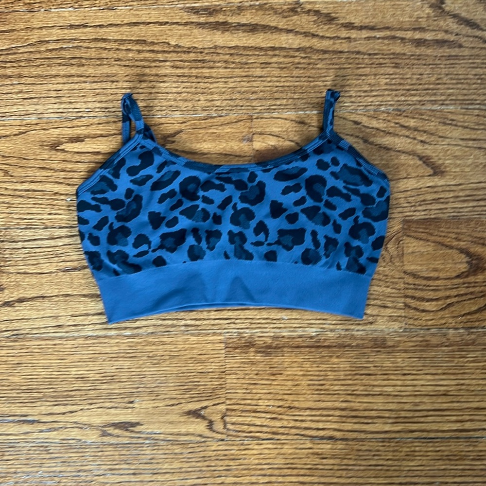 Amazon Ribbed Gray/Black Cheetah Print Sports Bra